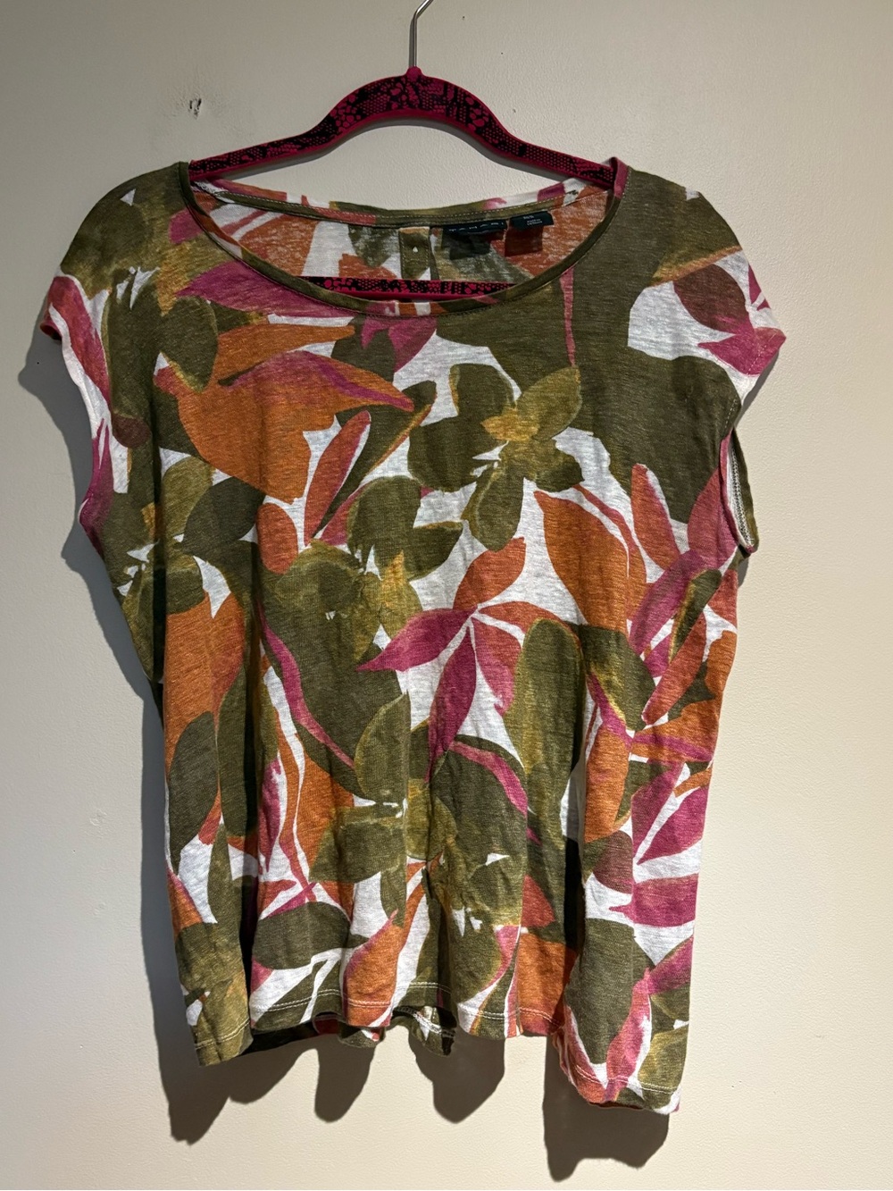 100% Linen Tahari Floral Button Down Back Top Women’s Medium Assymetrical Earthy